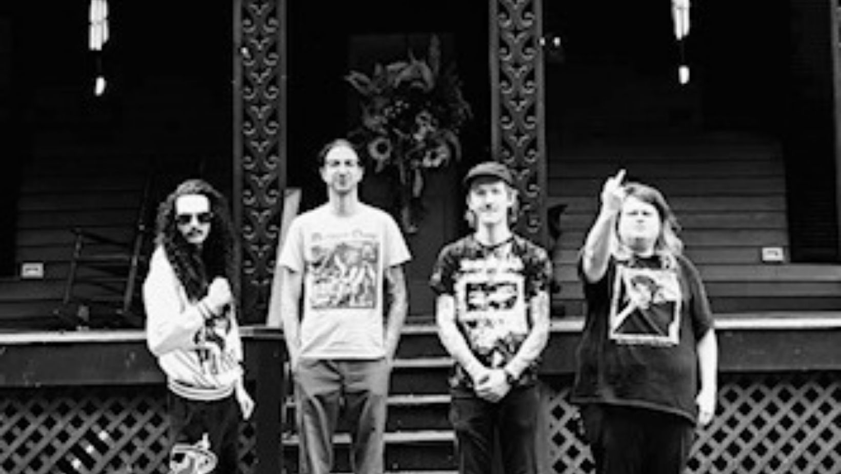MAGIC CROSS İlk EP’sini Eylül’de Yayımlıyor