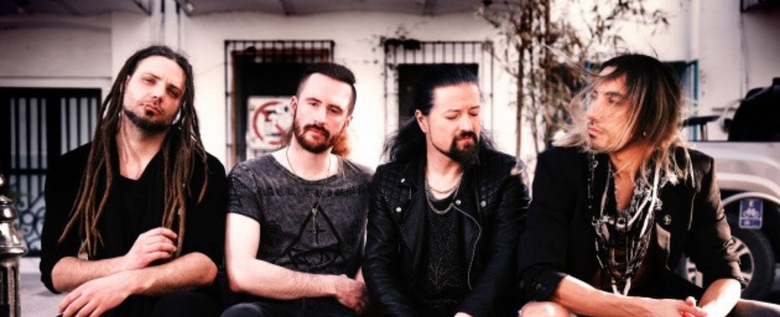 NEONFLY, “More Than a Lifetime” İçin Karmøygeddon Performansını Yayımladı